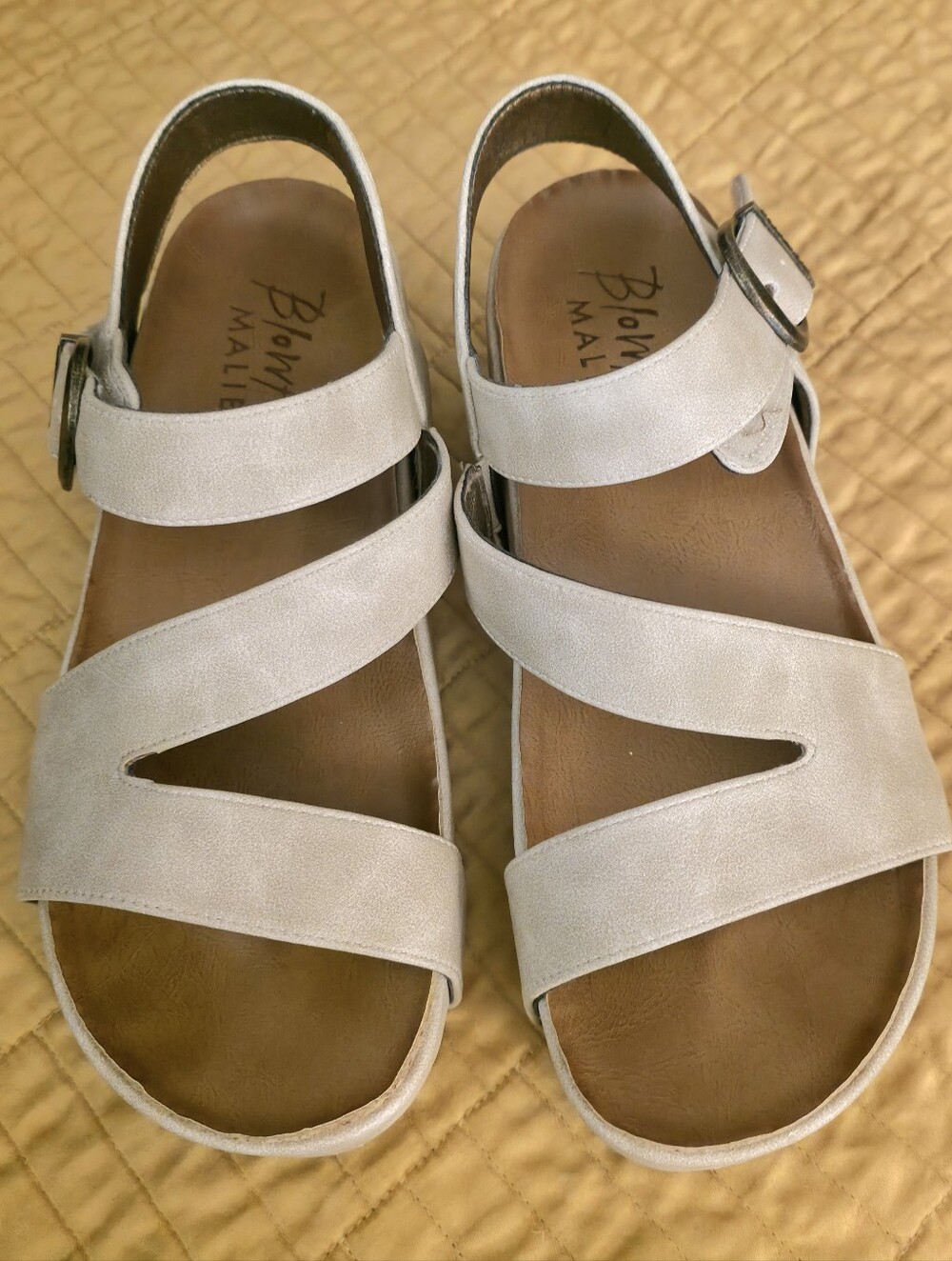 Blowfish Women's Light Cream Strappy Buckle Sandals Size 8